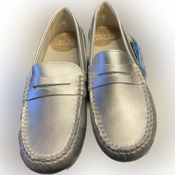 Girls Umi Leather Silver Loafers Size 1 New in Box - Picture 4 of 8